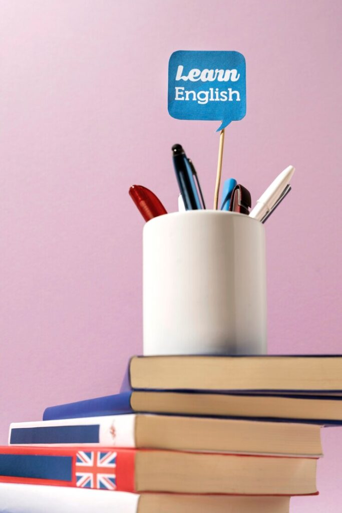 pilas libros ingles mesa espacio trabajo 23 2149429620